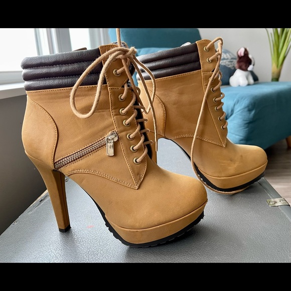 Women heel boots - Picture 1 of 4